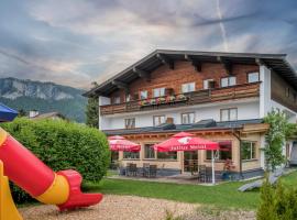 Familienhotel Central, hotel in Sankt Johann in Tirol