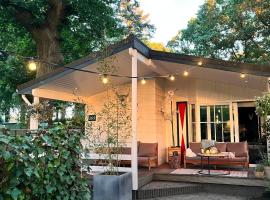 Het Verwende Nest met privé Hottub & tuin, hotel v destinaci Voorthuizen