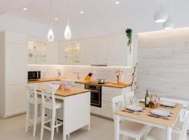 Old town luxury apartment, hotel din Kos