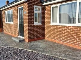 Detached 2 bedroomed bungalow Billingham Stockton on Tees, מלון עם חניה בסטוקטון און טיס