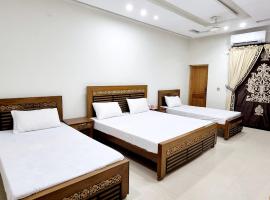 New Visit Inn Hotel，拉合爾Johar Town的飯店