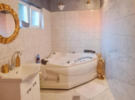 Aprtmani "M" br4, hotel with hot tubs in Topola