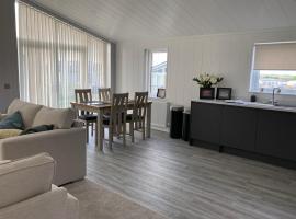 Beach Base Lodge, Padstow Cornwall, hotel a Padstow