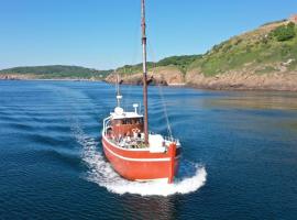 Unique Boat Accomodation - Bornholm, cheap hotel in Hasle