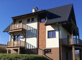 Domek pod Koroną Bieszczad，位于Strzebowiska的山林小屋