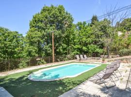 Awesome Home In Bordezac With Outdoor Swimming Pool, cottage a Bordezac
