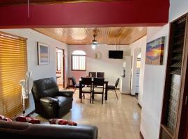 Apartment 10 minutes by the SJO airport -, hotel v destinaci Alajuela