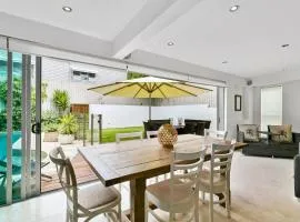 9 Depper Street - Large Residence Entire 6 Bed House