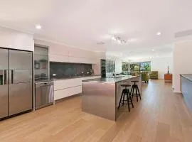 Depper St Beautifully Renovated Beach House