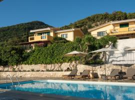 Villa Flisvos, ξενοδοχείο στον Μαραθιά