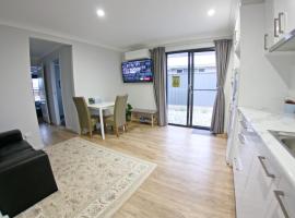 Granny Flat next to golf course, hotel in Stanthorpe