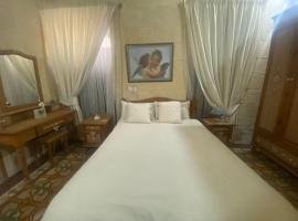 A charming and cosy townhouse in a quaint village, hotel in Sannat