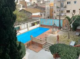 PISCINA y PLAYA EN COSTA DORADA