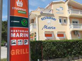 Pansion restoran Marin – hotel w mieście Posedarje