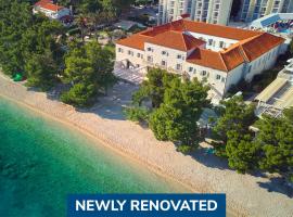 Heritage Hotel Kaštelet: Tučepi şehrinde bir otel