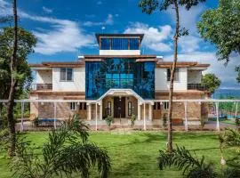 SaffronStays Casa De Familia - 6BHK Luxury Pool Villa in Karjat with Lawn, Gazebo & Bathtubs