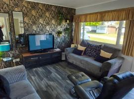 Rosehill Beach, pet-friendly hotel in Hemsby