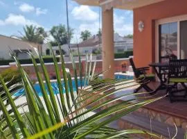Riumar "Mireli", 300m to beach, private pool, On-Site-Service, dog beach