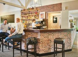 Kyriad Lille Est - Villeneuve d'Ascq, three-star hotel in Villeneuve d'Ascq