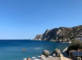 Antiperatos Beach house