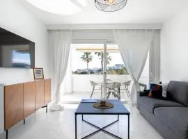 Open plan modern apartment with sea views in Miraflores, Mijas Costa