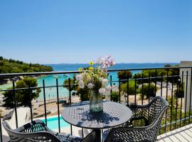 Colentum Resort Murter, hotel v Murteru