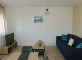 Appartement chaleureux et élégant en résidence.