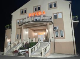 Rivera club, hotel en Raška