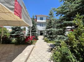 Гостевой дом Акварель 阿克瓦雷爾旅館 Guest house Akvarel 게스트하우스 아크바렐, hotel v destinaci Cholpon-Ata