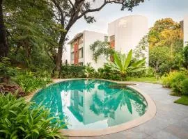 El Sereno 2 BHK Stylish Apartments In Vagator with Garden and Pool- 10 minutes drive to Vagator Beach