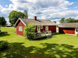 Nice cottage in Sjuhult with proximity to Lake Rymmen, vila v mestu Rydaholm