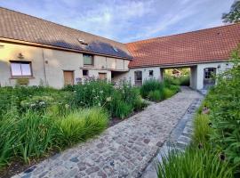 Nachtegael Hoekhuis, knusse woning met prachtig vergezicht, hotel i Kluisbergen