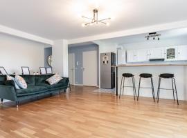 Design 3 bedrooms appartment, near Champs Elysees, pet-friendly hotel in Nanterre