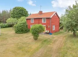 Cozy cottage with proximity to lake with jetty