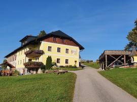 Mitterhirschberg, Familie Schweighuber: Waidhofen-Ybbs şehrinde bir otoparklı otel