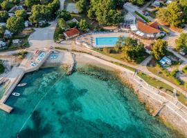 FKK Solaris Camping Resort by Valamar โรงแรมในโปเรช