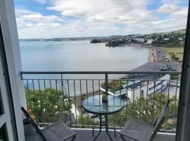 Loveliest Homes Torquay - 3 bed, 2 bathroom, balcony, parking