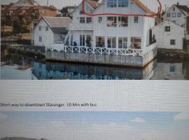 Lovely apartment in maritime surroundings near Stavanger, apartment in Stavanger