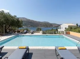 Villa Apanemia by Villa Plus