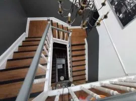 Eva's Hostel - Self Check-In & Only Private Rooms