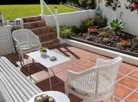 Estudio a 10 minutos del Puerto Banus, hotel near Atalaya Golf & Country Club, Estepona