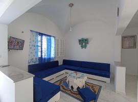 Maison S+1 tr&egrave;s bien &eacute;quip&eacute;e &agrave; 2mn de la plage, къща тип котидж в Келибия