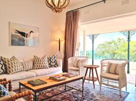 Milkwood Cottage, Beachfront family vacation home, Sleeps 6, vacation home in Gordonʼs Bay