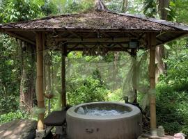 mon Ecolodge Creole, chalet a Fort-de-France