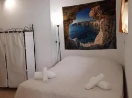Room Calafatari