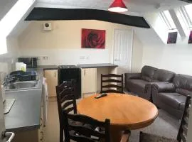 Entire Three Bedrooms Flat, 7