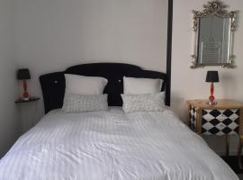 Appartement OH! Duc de Sully, hotel v destinaci Sully-sur-Loire