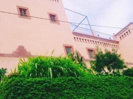 Kasbah Tinariwin, hotel v destinaci Warzazát