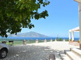 Kings Castle Sea View Apartments, hotel v destinaci Orikumi