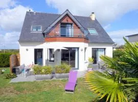 Holiday Home in Crozon near Sandy Beaches